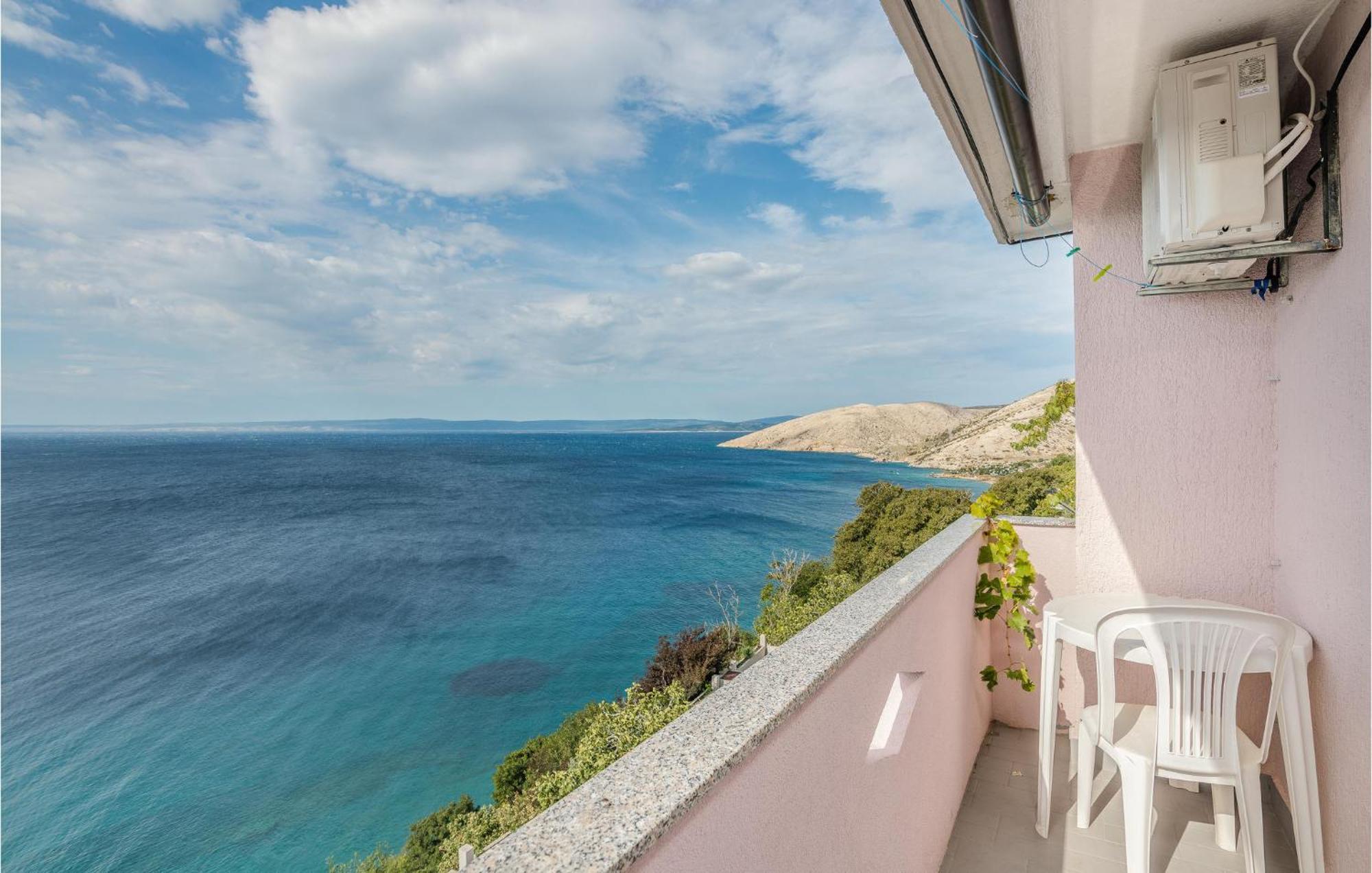 Awesome Apartment In Stara Baska 1 With Kitchen Bagian luar foto